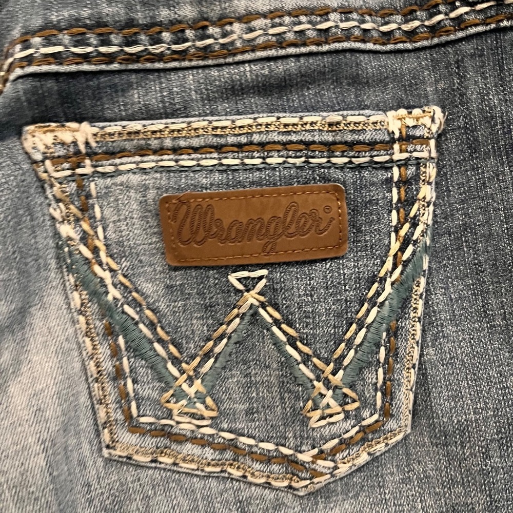 WRANGLER Boot Cut Womens Jeans 7x32 Weathered Embroidered Western Cowgirl Rodeo - Picture 6 of 8